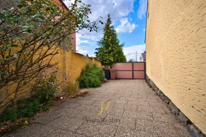 Prodej rodinného domu, Cholina, 160 m2