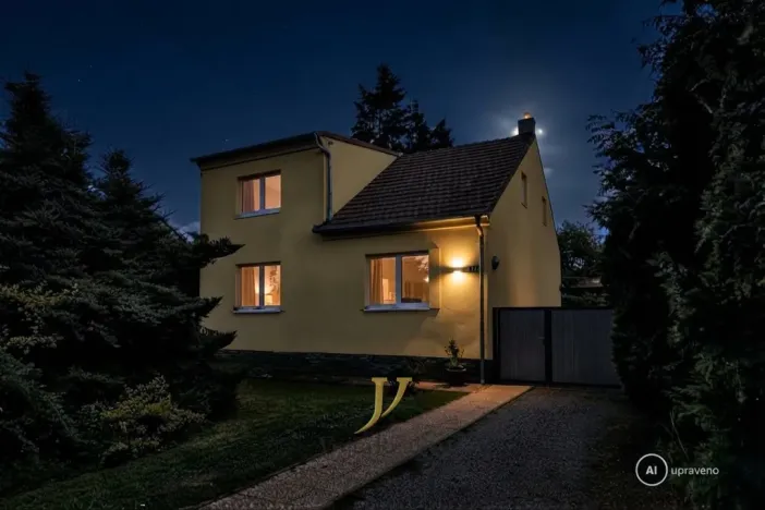 Prodej rodinného domu, Cholina, 160 m2