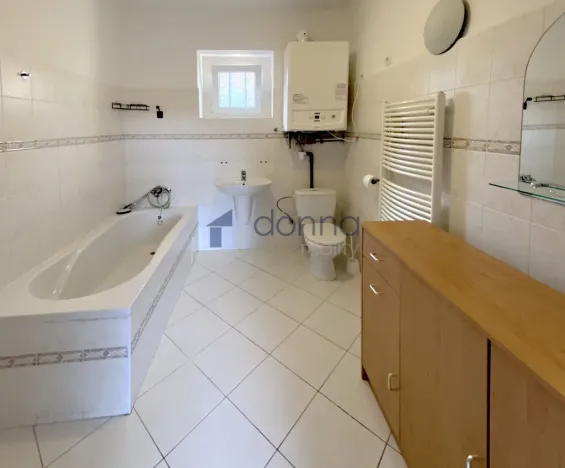Pronájem bytu 2+1, Praha, Formanská, 70 m2