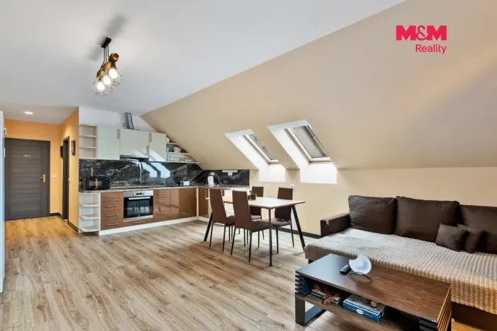Prodej restaurace, Jablonec nad Nisou, Raisova, 889 m2