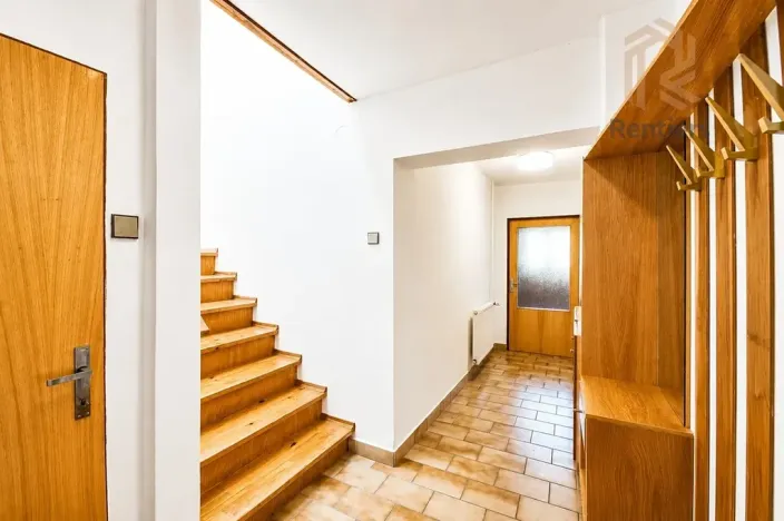 Prodej rodinného domu, Praha - Ruzyně, Kralupská, 256 m2