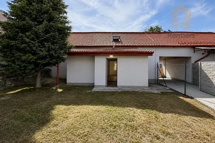 Prodej rodinného domu, Rostoklaty, 145 m2