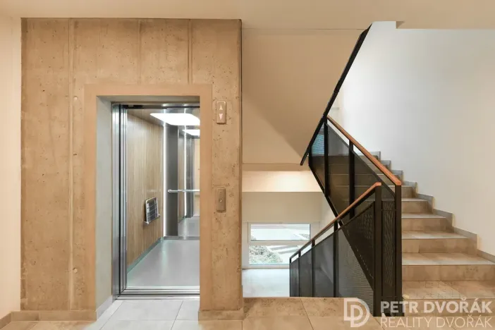 Pronájem bytu 2+kk, Praha - Strašnice, Počernická, 40 m2