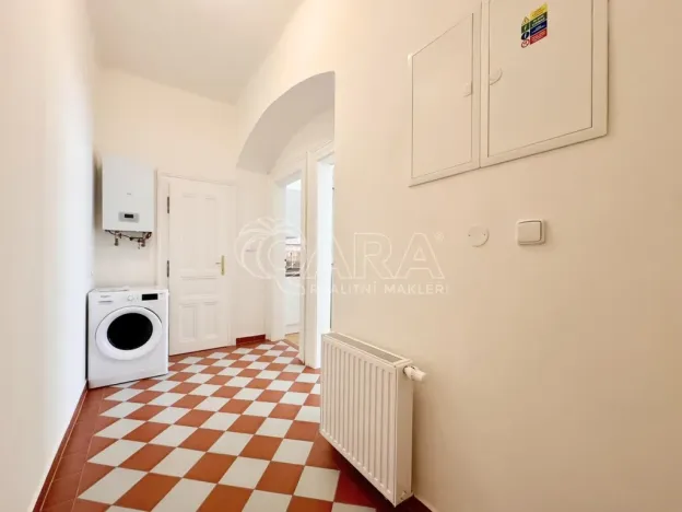 Pronájem bytu 2+kk, Praha - Nusle, Oldřichova, 47 m2