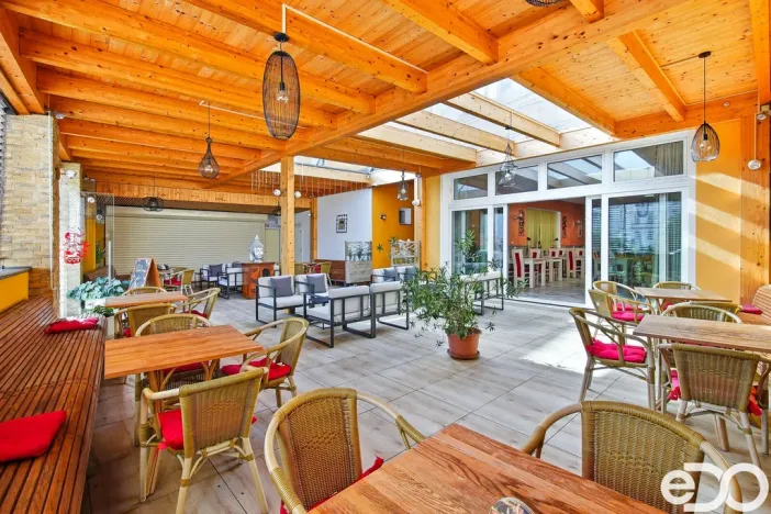 Pronájem restaurace, Mladá Boleslav, Českobratrské náměstí, 250 m2