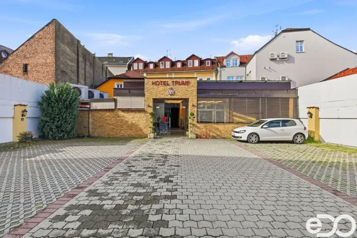 Pronájem restaurace, Mladá Boleslav, Českobratrské náměstí, 250 m2