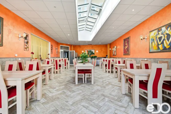 Pronájem restaurace, Mladá Boleslav, Českobratrské náměstí, 250 m2