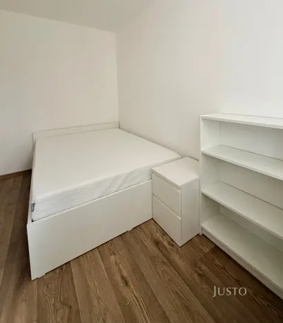 Pronájem pokoje, Hradec Králové - Slezské Předměstí, Markovická, 18 m2