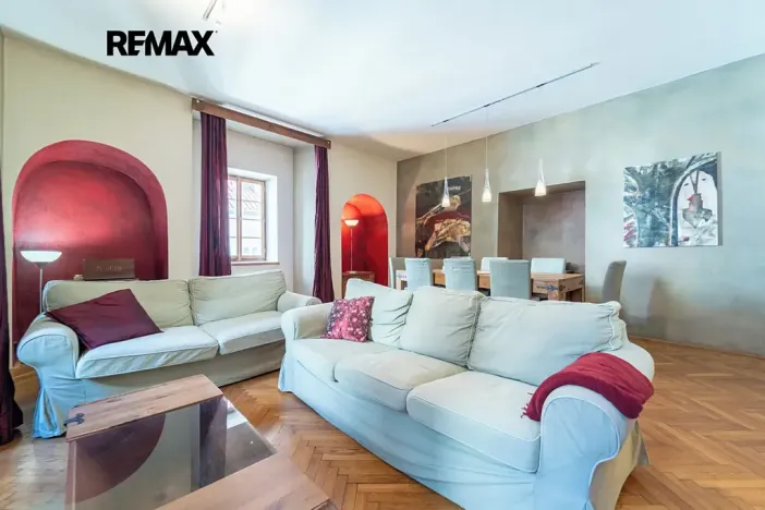 Pronájem bytu 3+1, Praha - Malá Strana, Valdštejnské náměstí, 91 m2