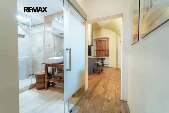 Pronájem bytu 3+1, Praha - Malá Strana, Valdštejnské náměstí, 91 m2