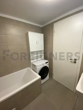Pronájem bytu 1+kk, Pardubice, nábřeží Závodu míru, 42 m2