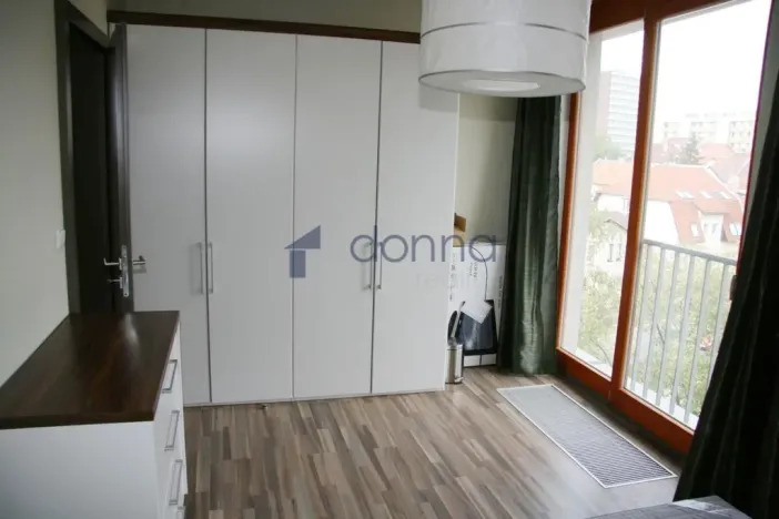 Pronájem bytu 2+kk, Praha, Květinková, 70 m2