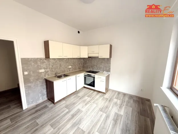 Pronájem bytu 2+1, Náchod, Hrašeho, 58 m2