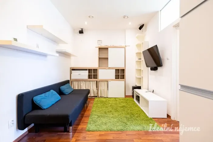 Pronájem bytu 2+1, Praha - Bubeneč, Národní obrany, 46 m2