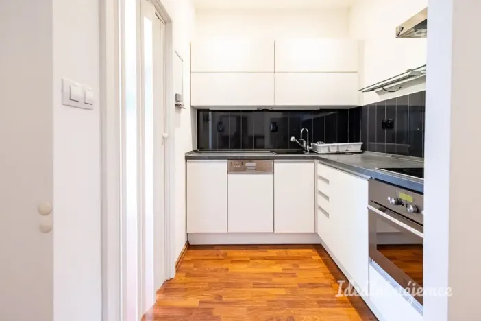 Pronájem bytu 2+1, Praha - Bubeneč, Národní obrany, 46 m2
