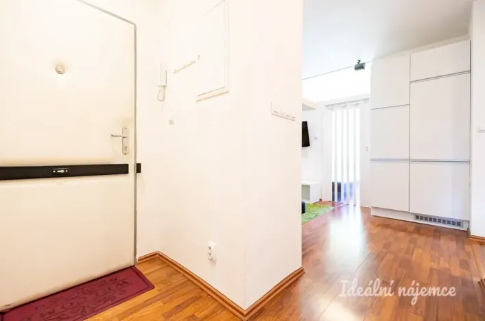 Pronájem bytu 2+1, Praha - Bubeneč, Národní obrany, 46 m2