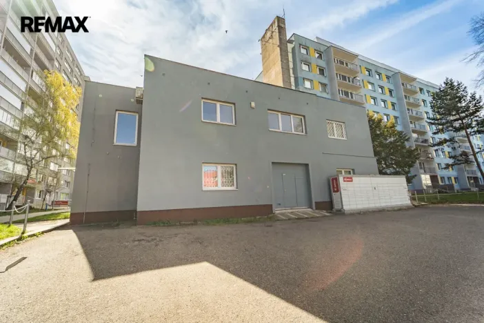Pronájem obchodního prostoru, Praha - Háje, Hviezdoslavova, 297 m2