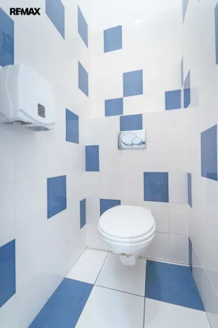 Pronájem obchodního prostoru, Praha - Háje, Hviezdoslavova, 297 m2