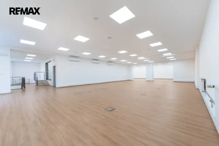 Pronájem obchodního prostoru, Praha - Háje, Hviezdoslavova, 364 m2