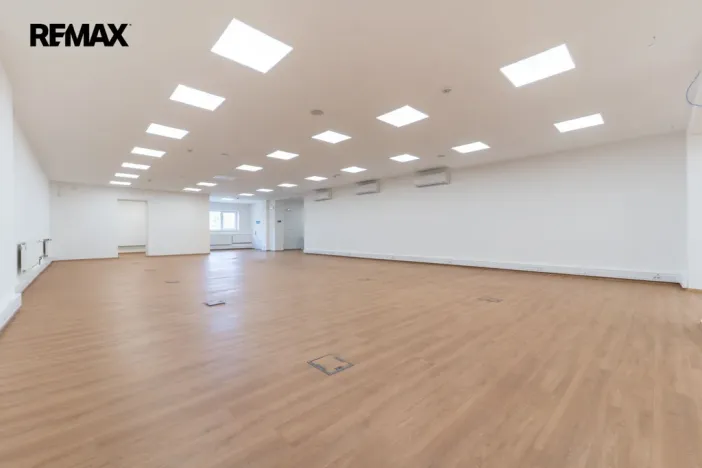 Pronájem obchodního prostoru, Praha - Háje, Hviezdoslavova, 364 m2