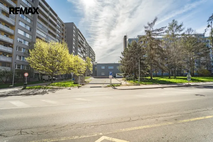 Pronájem obchodního prostoru, Praha - Háje, Hviezdoslavova, 364 m2