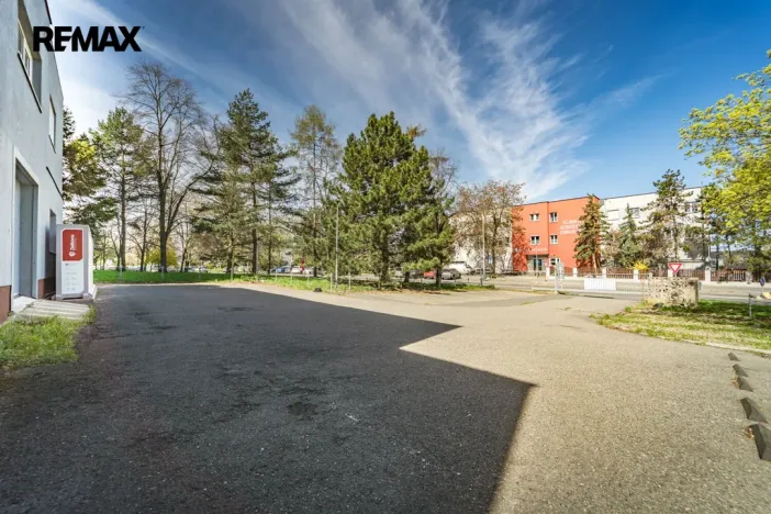 Pronájem obchodního prostoru, Praha - Háje, Hviezdoslavova, 364 m2