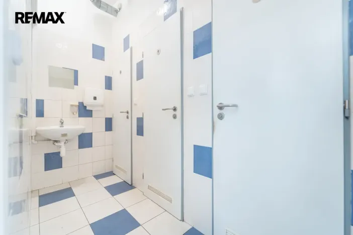 Pronájem obchodního prostoru, Praha - Háje, Hviezdoslavova, 364 m2