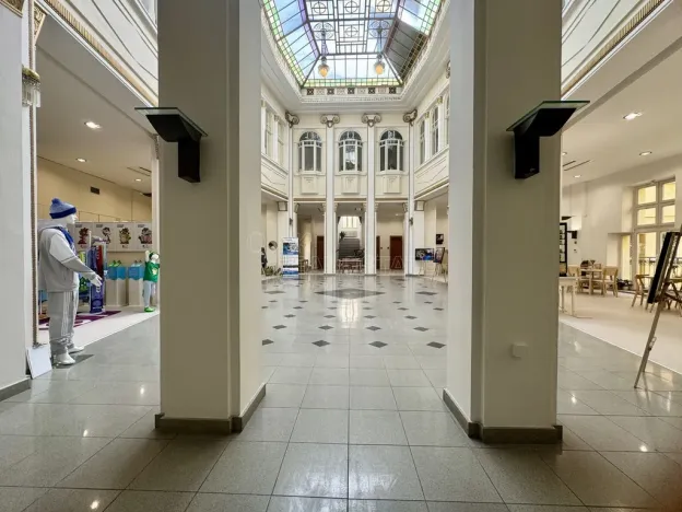 Pronájem obchodního prostoru, Olomouc, Dolní náměstí, 27 m2