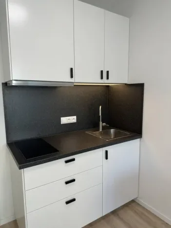 Pronájem bytu 1+kk, Praha - Košíře, Plzeňská, 26 m2