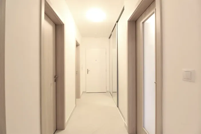 Pronájem bytu 2+kk, Praha - Letňany, Hlučkova, 60 m2