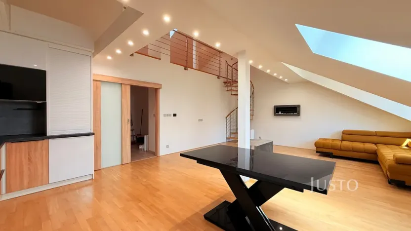 Pronájem bytu 2+kk, Praha - Žižkov, Roháčova, 94 m2