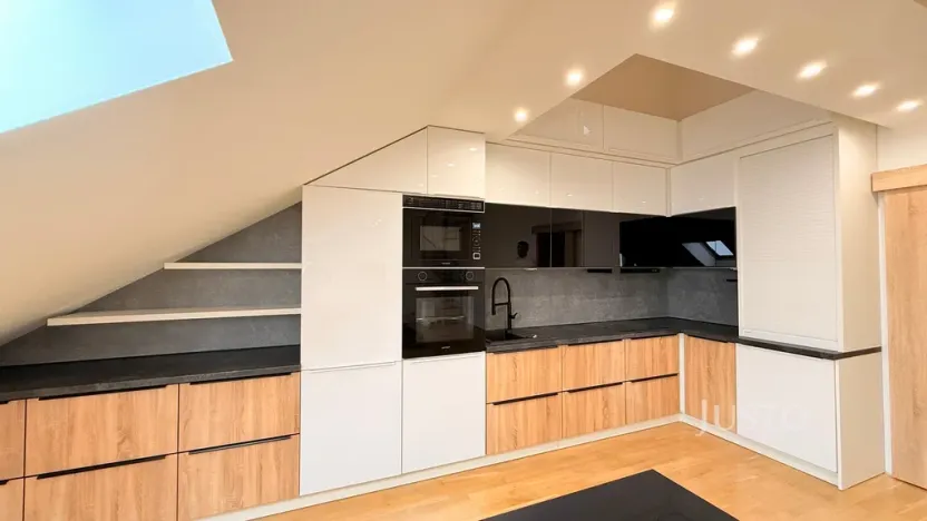 Pronájem bytu 2+kk, Praha - Žižkov, Roháčova, 94 m2