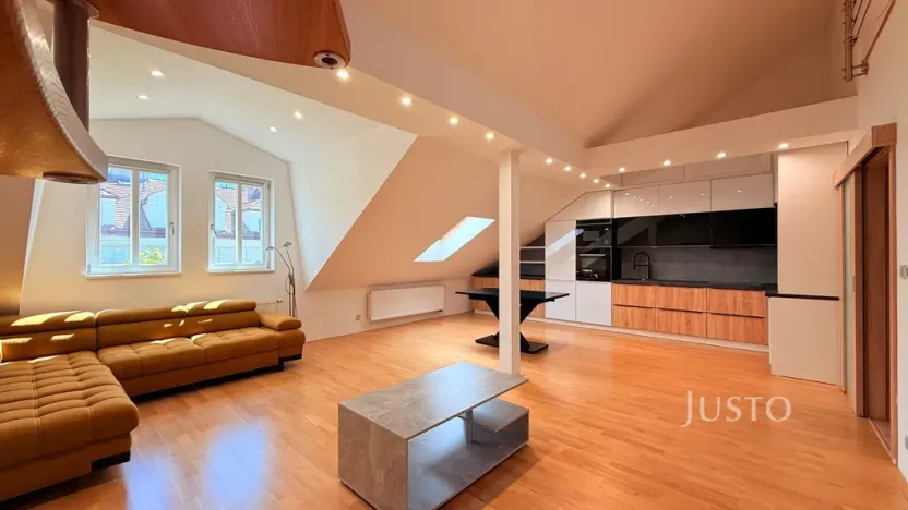 Pronájem bytu 2+kk, Praha - Žižkov, Roháčova, 94 m2