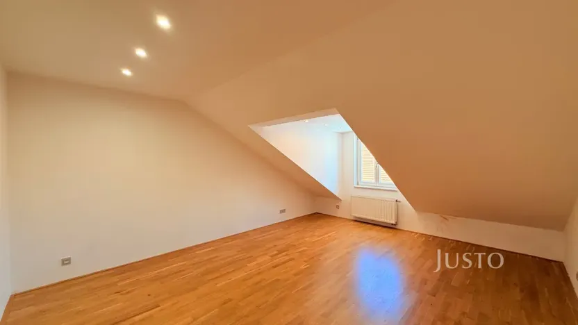 Pronájem bytu 2+kk, Praha - Žižkov, Roháčova, 94 m2