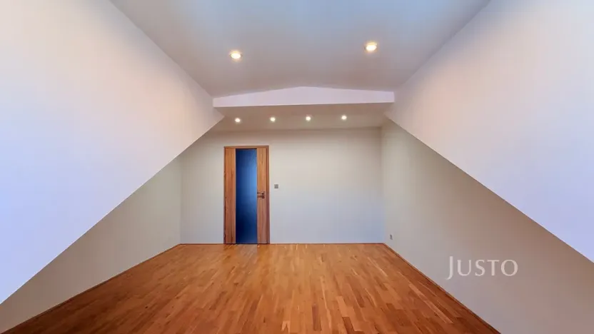 Pronájem bytu 2+kk, Praha - Žižkov, Roháčova, 94 m2
