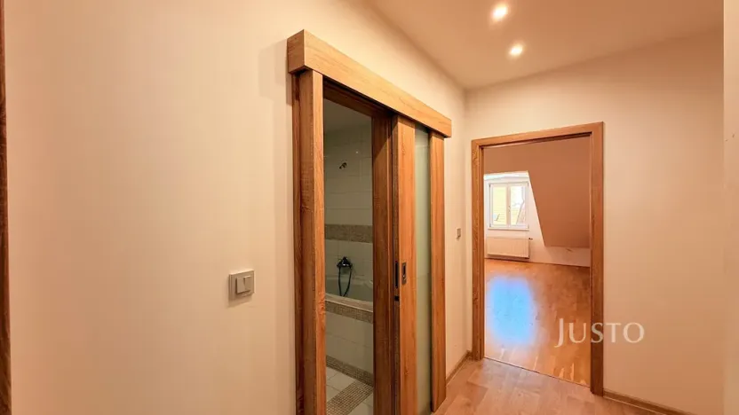 Pronájem bytu 2+kk, Praha - Žižkov, Roháčova, 94 m2