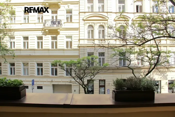Pronájem bytu 2+1, Praha - Vinohrady, Vinohradská, 52 m2
