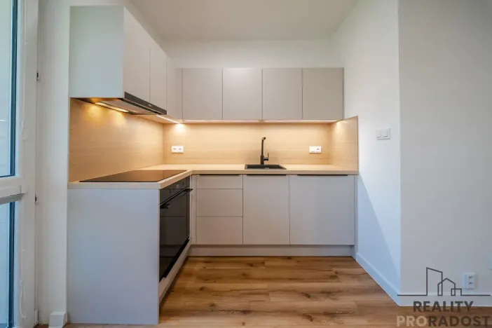 Prodej bytu 1+kk, Ostrava - Poruba, Sokolovská, 28 m2