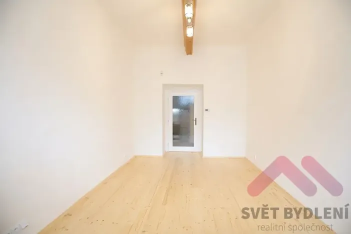 Pronájem bytu 1+kk, Praha - Vršovice, Slovinská, 29 m2
