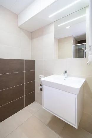 Pronájem bytu 1+kk, Praha - Smíchov, Plzeňská, 20 m2