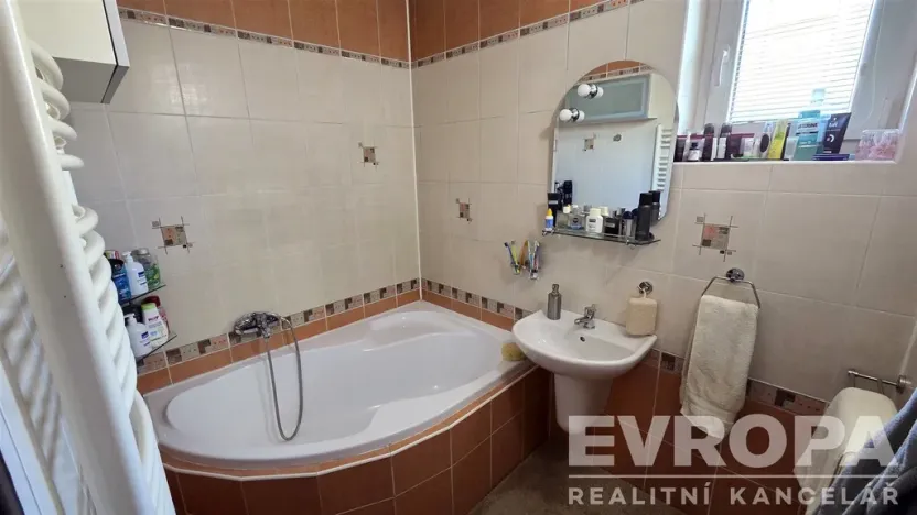 Prodej rodinného domu, Srch, Na Pašti, 240 m2