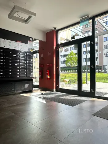 Pronájem bytu 1+kk, Praha - Dolní Měcholupy, Kardausova, 32 m2
