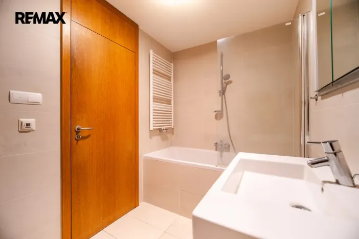 Pronájem bytu 1+kk, Praha - Žižkov, Pitterova, 44 m2