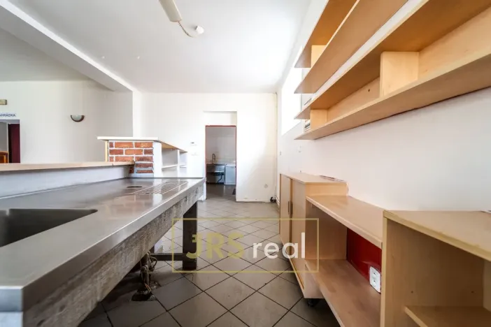 Prodej restaurace, Popice, 498 m2