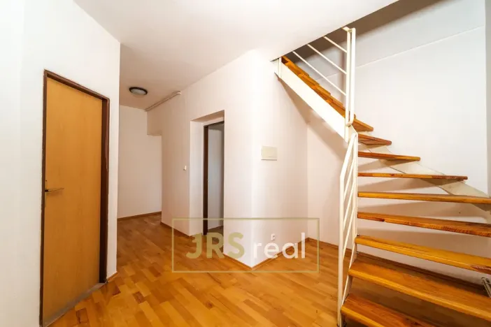 Prodej činžovního domu, Popice, 498 m2