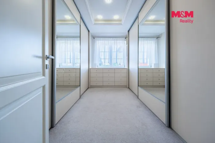 Prodej obchodního prostoru, Šestajovice, U Váhy, 356 m2