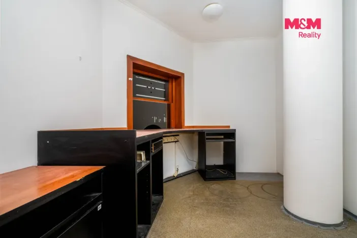 Prodej obchodního prostoru, Praha, Trnkovo náměstí, 324 m2