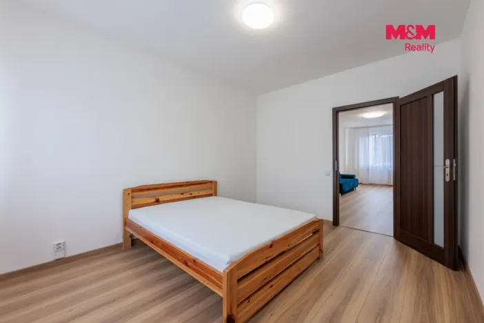 Pronájem bytu 2+1, Karlovy Vary, Charkovská, 57 m2
