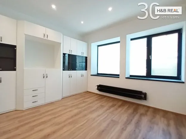 Pronájem bytu 2+kk, Zlín, Rašínova, 60 m2