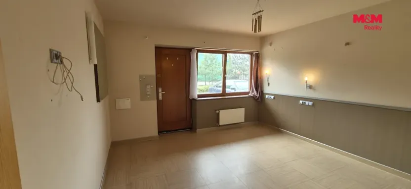 Prodej bytu 1+kk, Králův Dvůr - Počaply, Pod Dálnicí, 24 m2